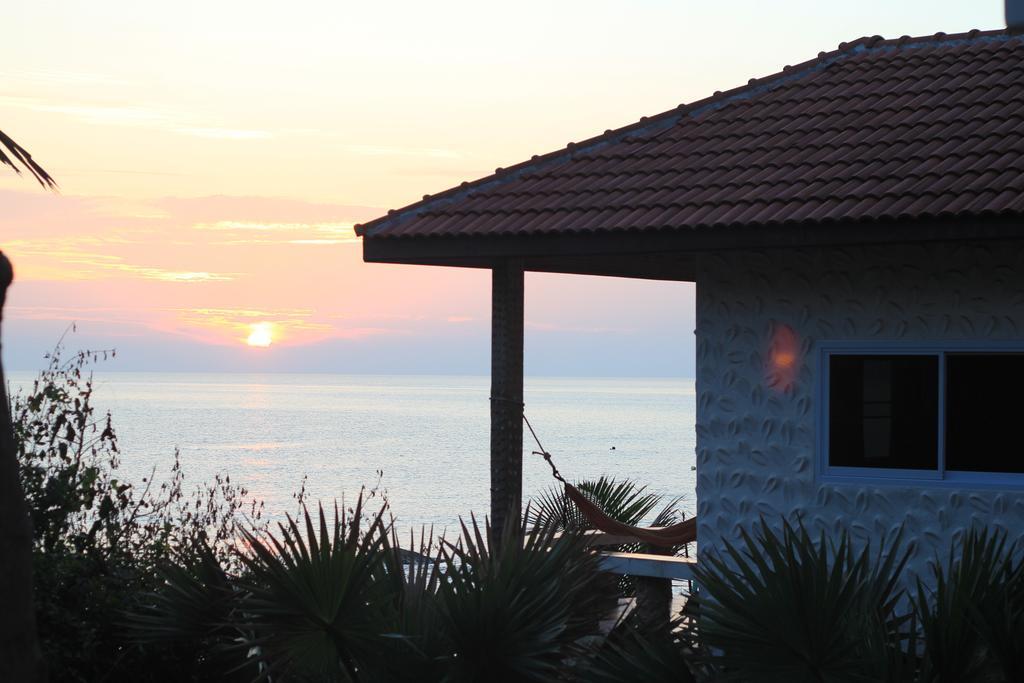 Mountain Reef Beach Resort Ko Tao Bagian luar foto